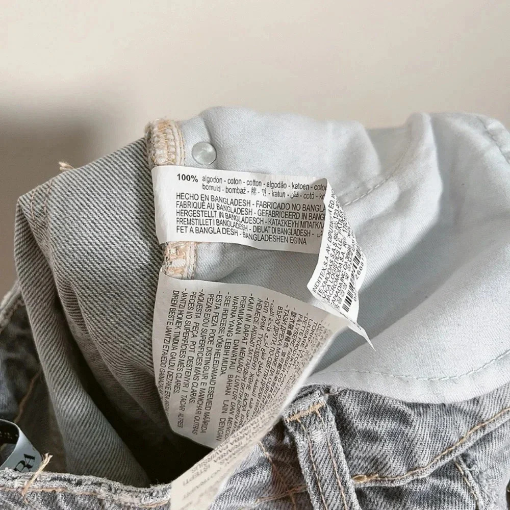 ZARA |  RIPPED MOM FIT JEANS - Picture 9 of 13